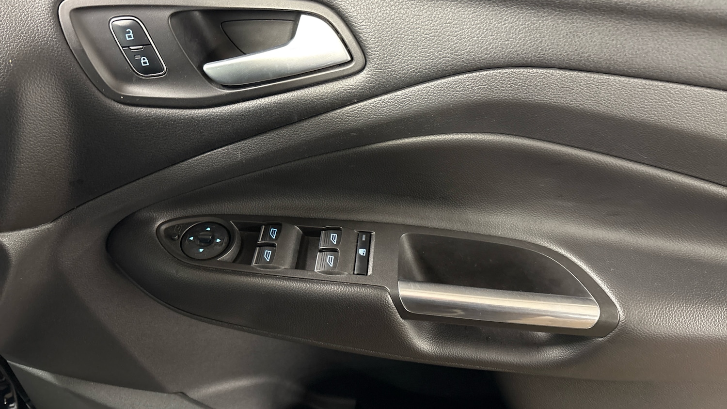 Used Ford Kuga 2017 for sale - 76625615: Photo 28