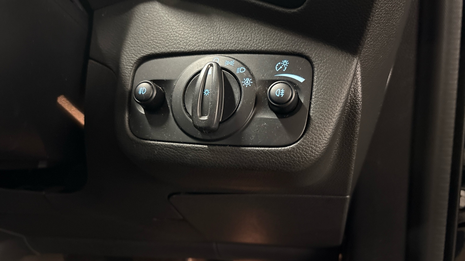 Used Ford Kuga 2017 for sale - 76625615: Photo 31