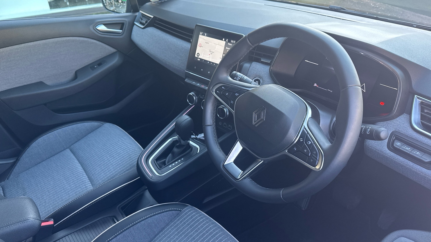 Used Renault Clio 2025 for sale - 77310845: Photo 11