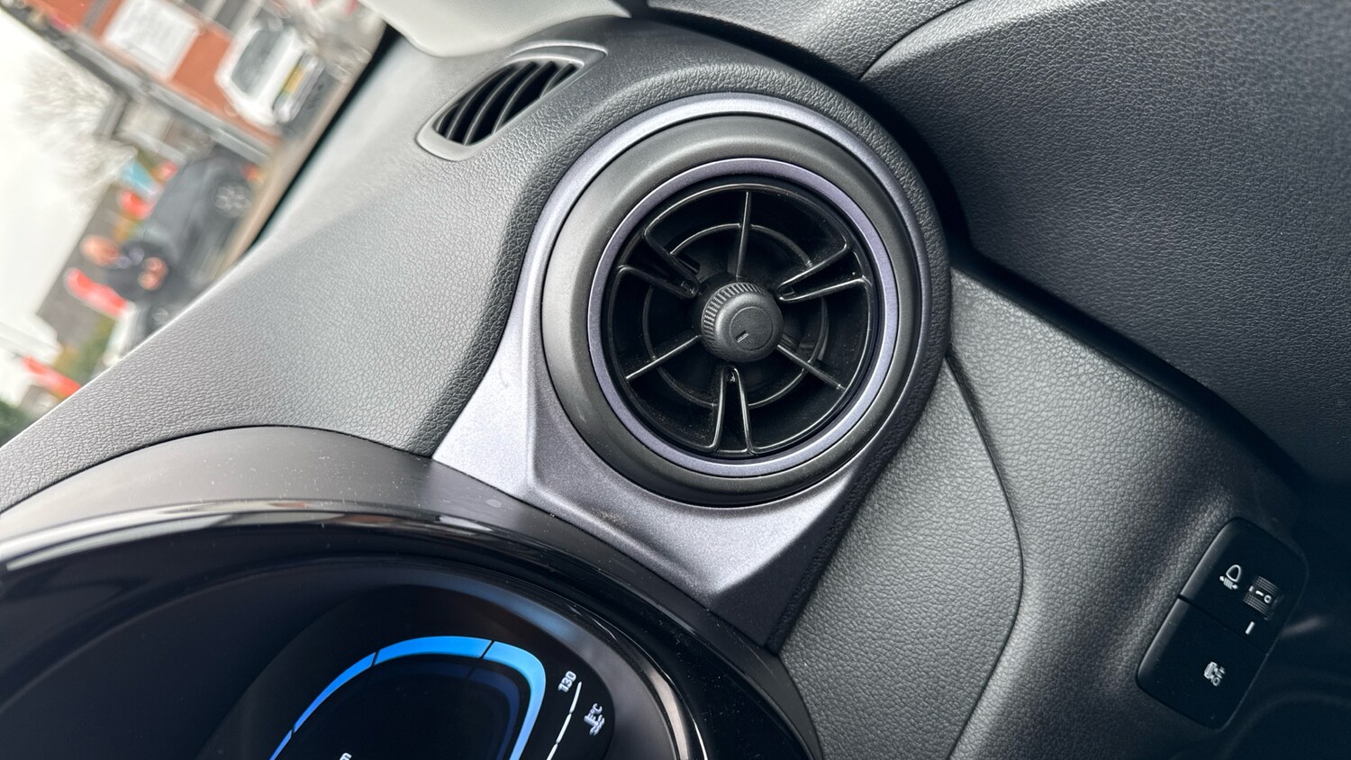 Used Hyundai i10 2024 for sale - 77409333: Photo 34