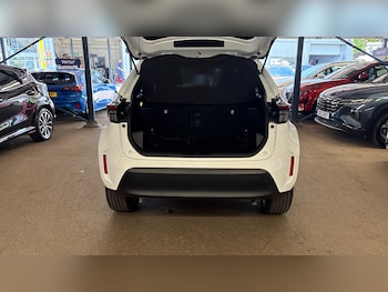 Used Toyota Yaris Cross 2023 for sale - 79173802: Photo