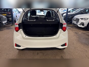Used Toyota Yaris 2018 for sale - 78323529: Photo