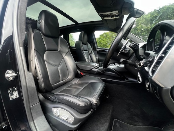 Used Porsche Cayenne 2014 for sale - 68546495: Photo 16