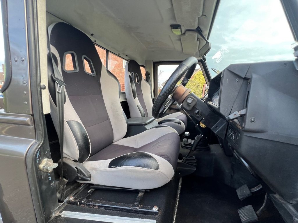 Used Land Rover Defender 90 1989 for sale - 76439122: Photo 11