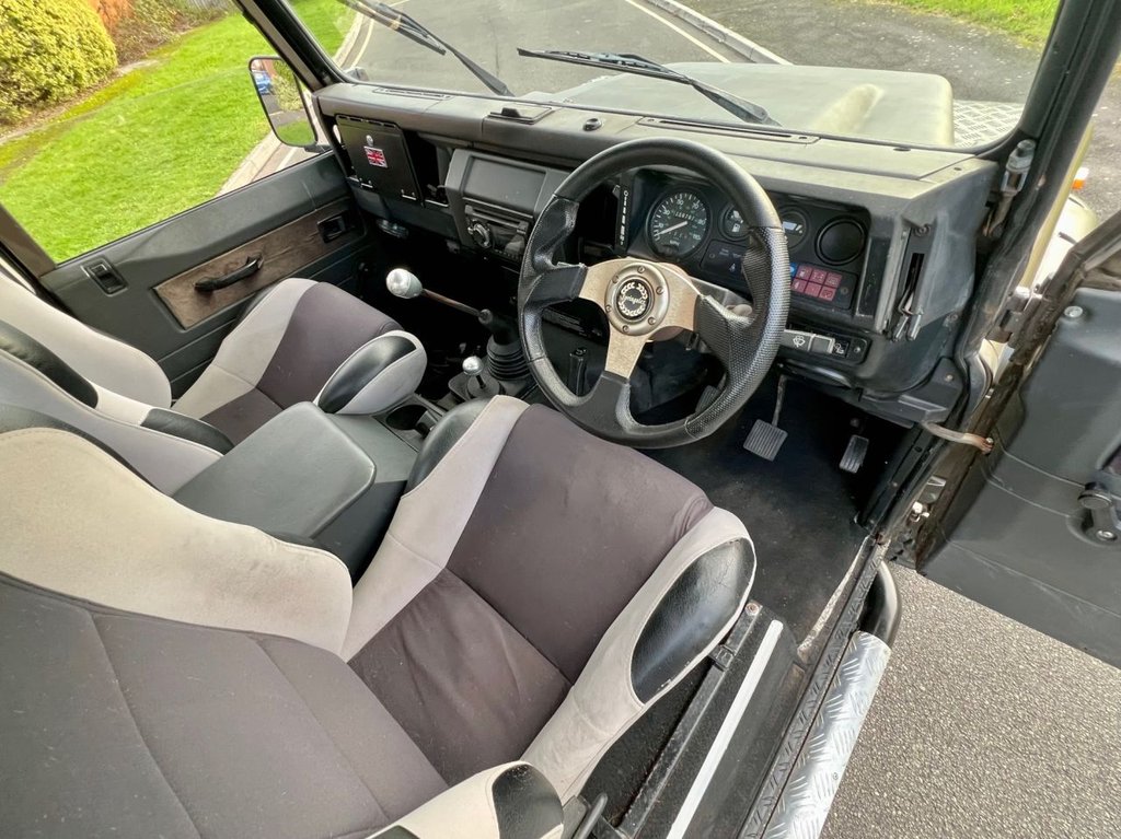 Used Land Rover Defender 90 1989 for sale - 76439122: Photo 14
