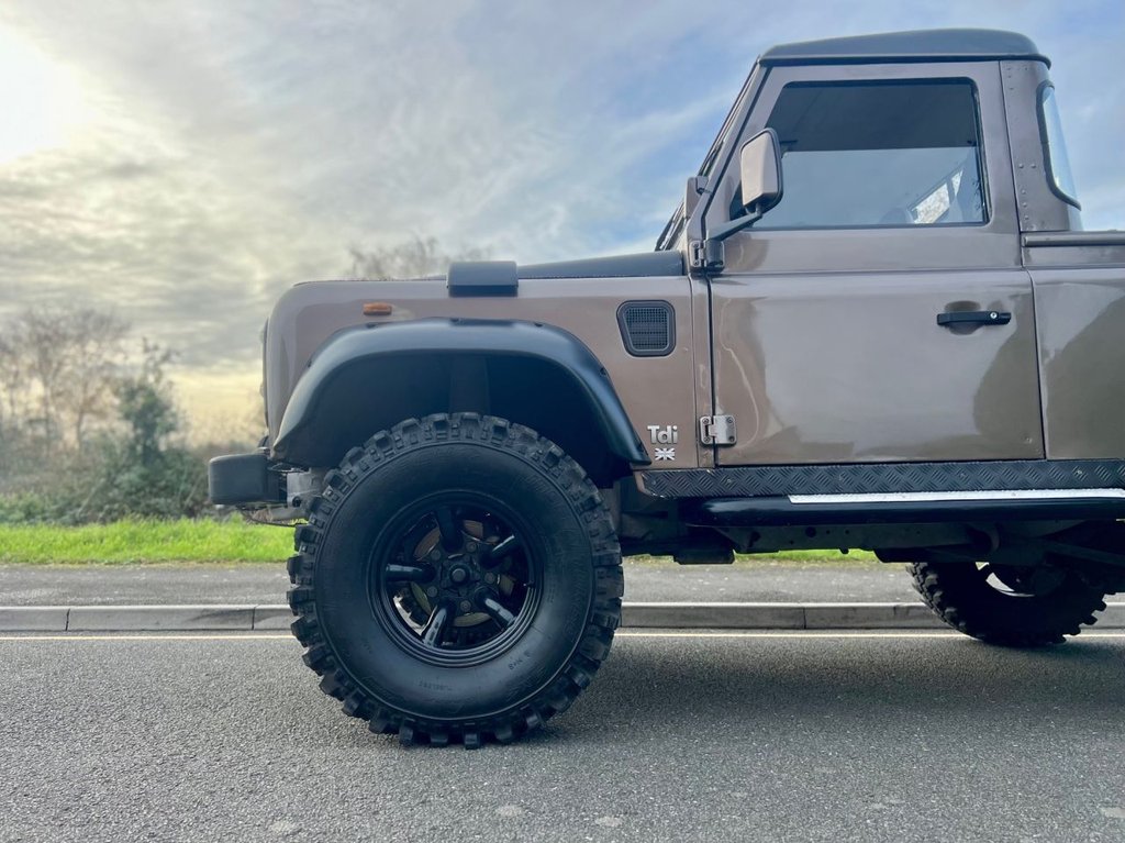 Used Land Rover Defender 90 1989 for sale - 76439122: Photo 21