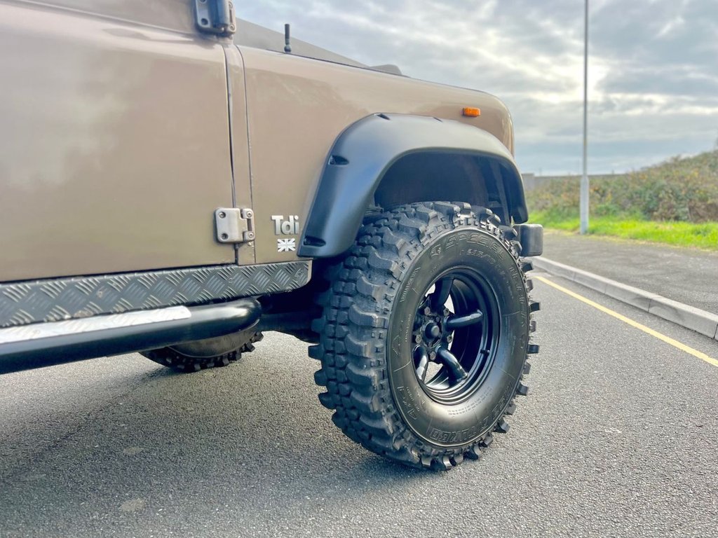 Used Land Rover Defender 90 1989 for sale - 76439122: Photo 26