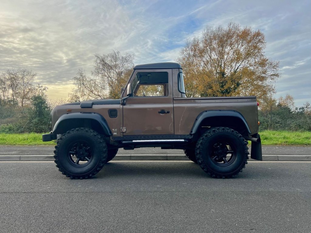 Used Land Rover Defender 90 1989 for sale - 76439122: Photo 3