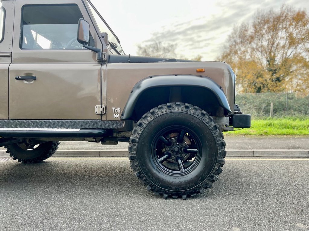 Used Land Rover Defender 90 1989 for sale - 76439122: Photo 32