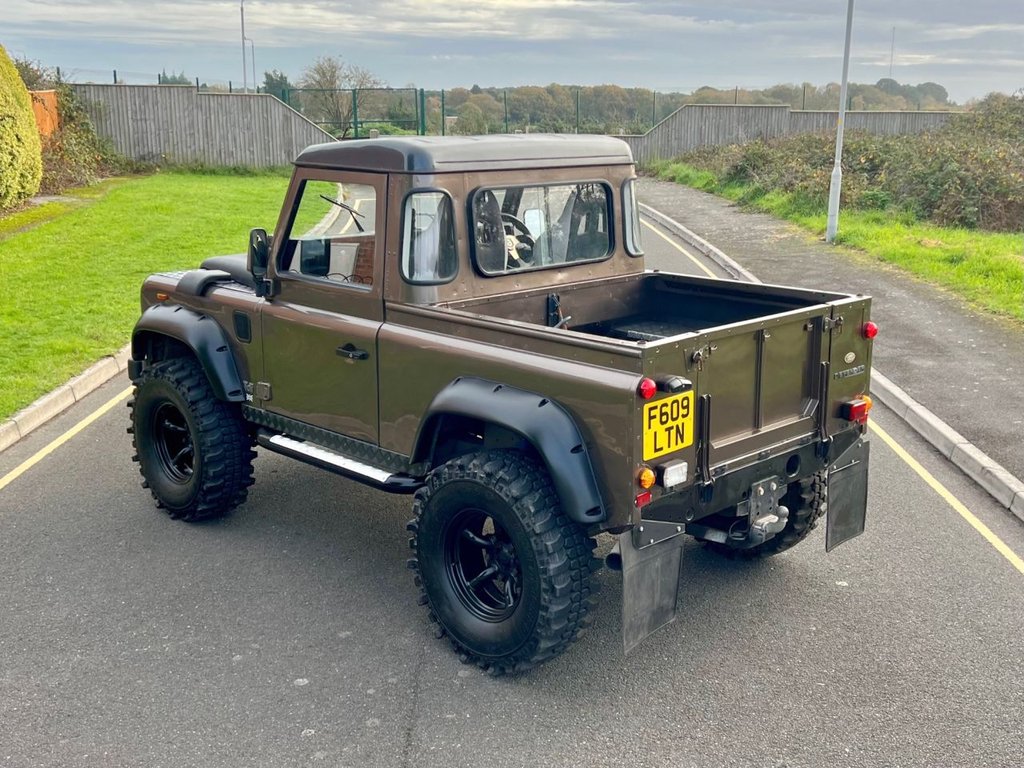 Used Land Rover Defender 90 1989 for sale - 76439122: Photo 5