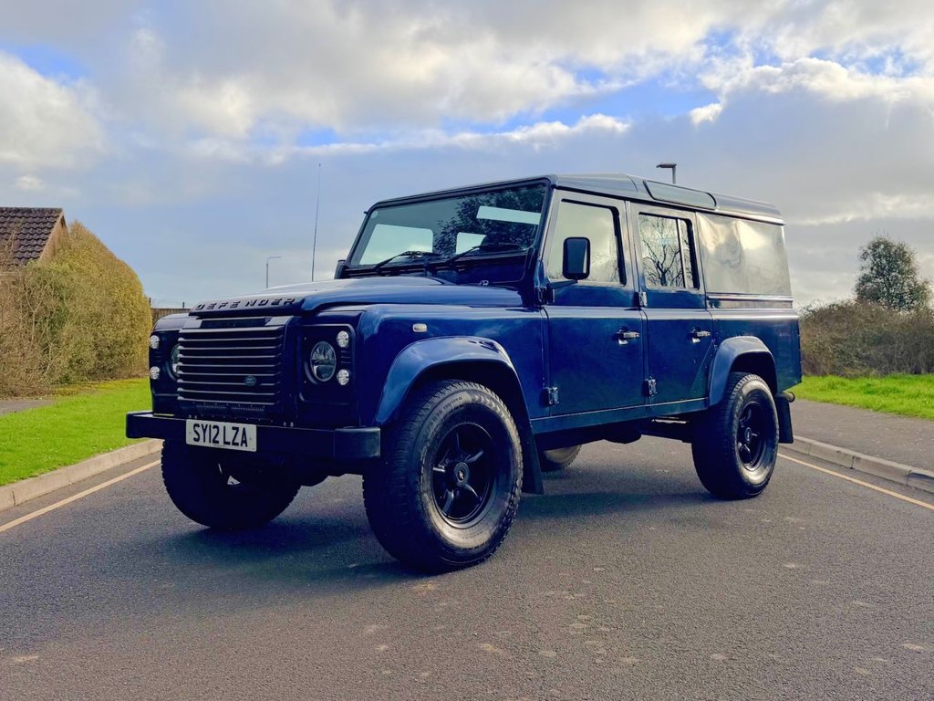Used Land Rover Defender 110 2012 for sale - 76279982: Photo 2