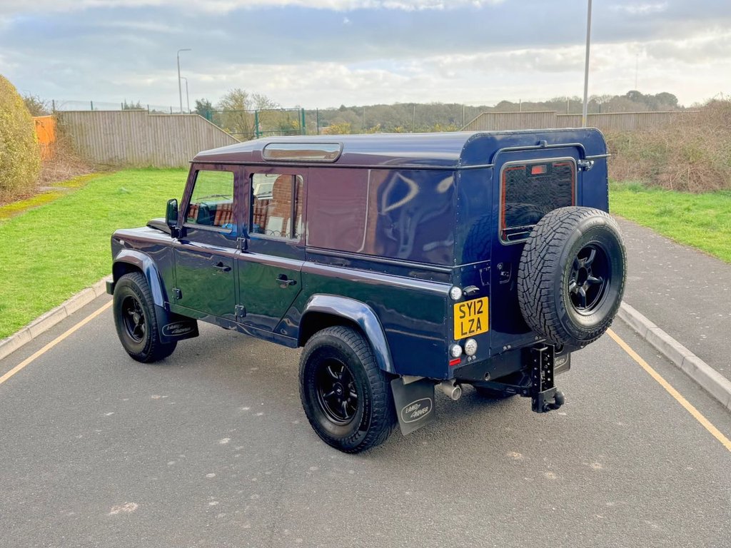Used Land Rover Defender 110 2012 for sale - 76279982: Photo 4