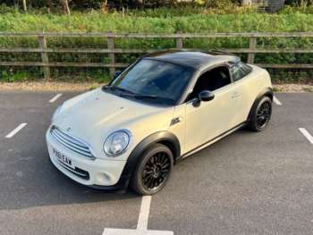 2011 (61) 1.6L Cooper 2dr