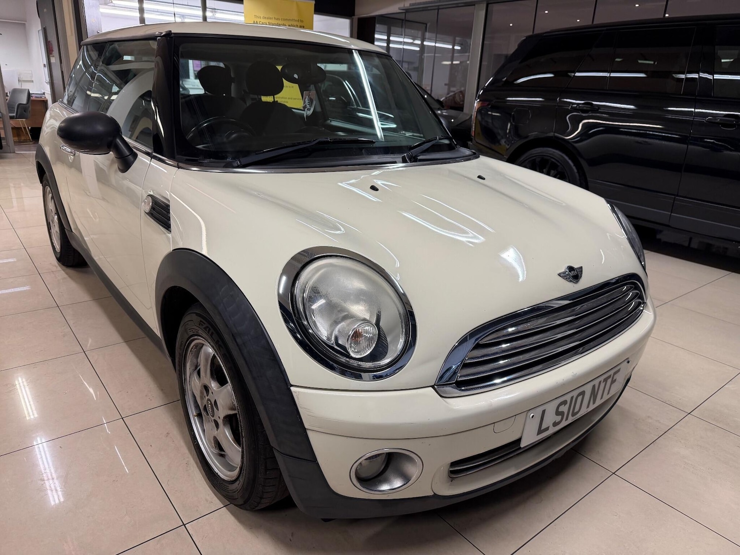 Used MINI Hatch 2010 for sale - 76667059: Photo 1