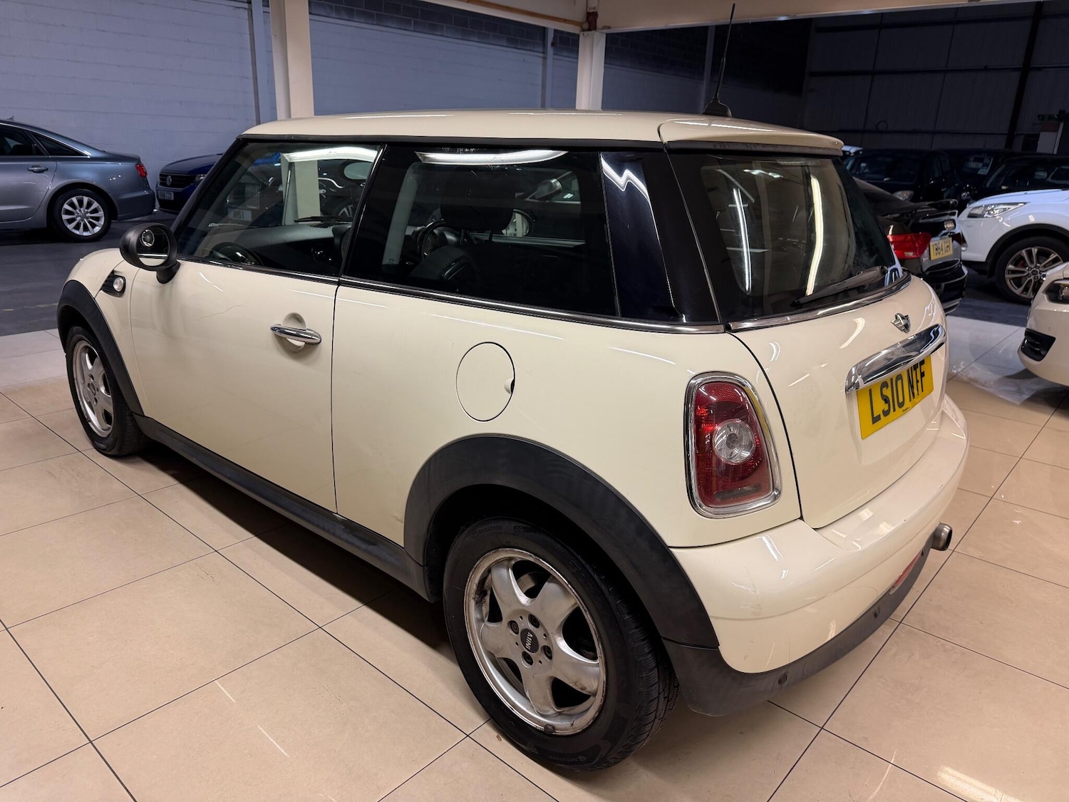 Used MINI Hatch 2010 for sale - 76667059: Photo 5
