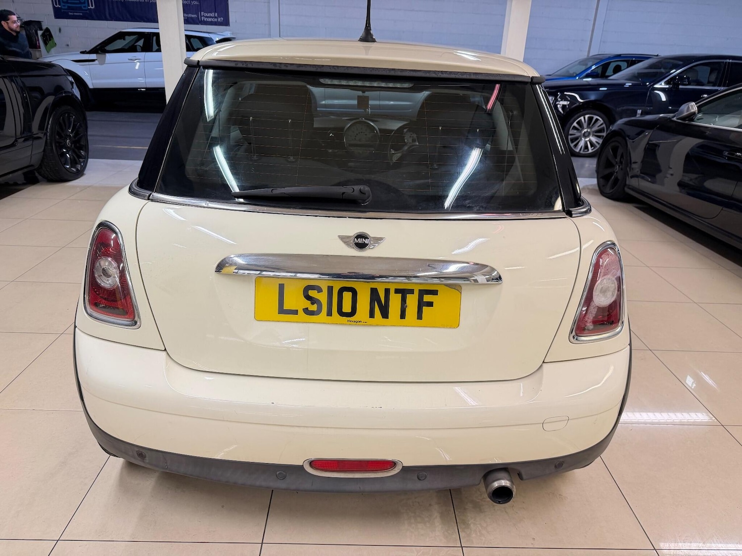 Used MINI Hatch 2010 for sale - 76667059: Photo 6
