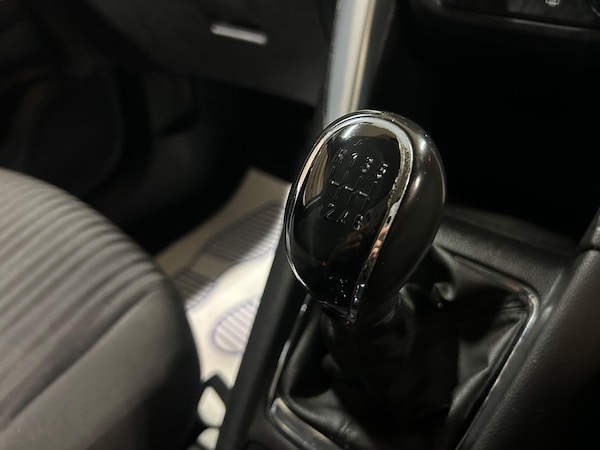 Used Vauxhall Zafira Tourer 2013 for sale - 76251307: Photo 24