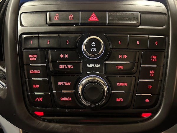 Used Vauxhall Zafira Tourer 2013 for sale - 76251307: Photo 26
