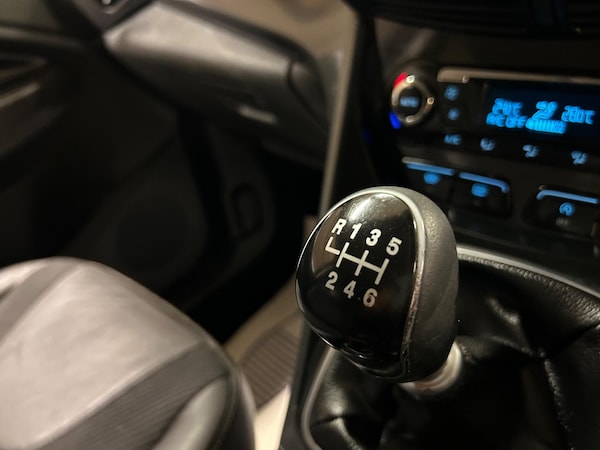 Used Ford Kuga 2015 for sale - 76238926: Photo 23