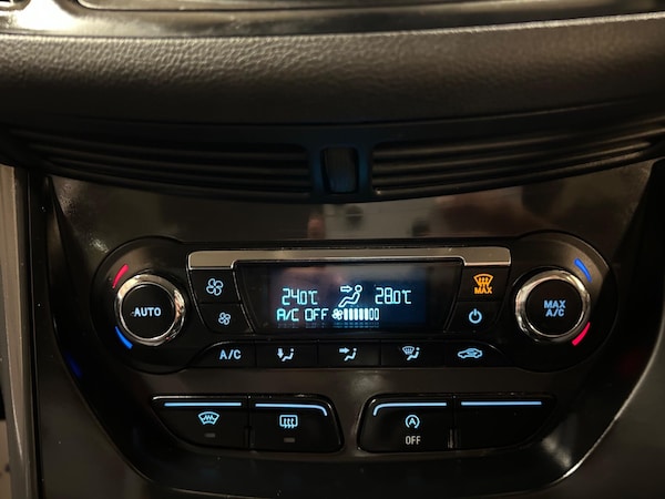 Used Ford Kuga 2015 for sale - 76238926: Photo 24