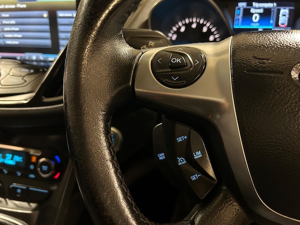 Used Ford Kuga 2015 for sale - 76238926: Photo 28