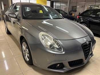 2011 (11) - 1.6 JTDM-2 Lusso 5dr