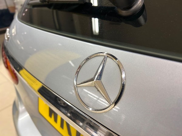 Used Mercedes-Benz C-Class 2018 for sale - 75614208: Photo 8