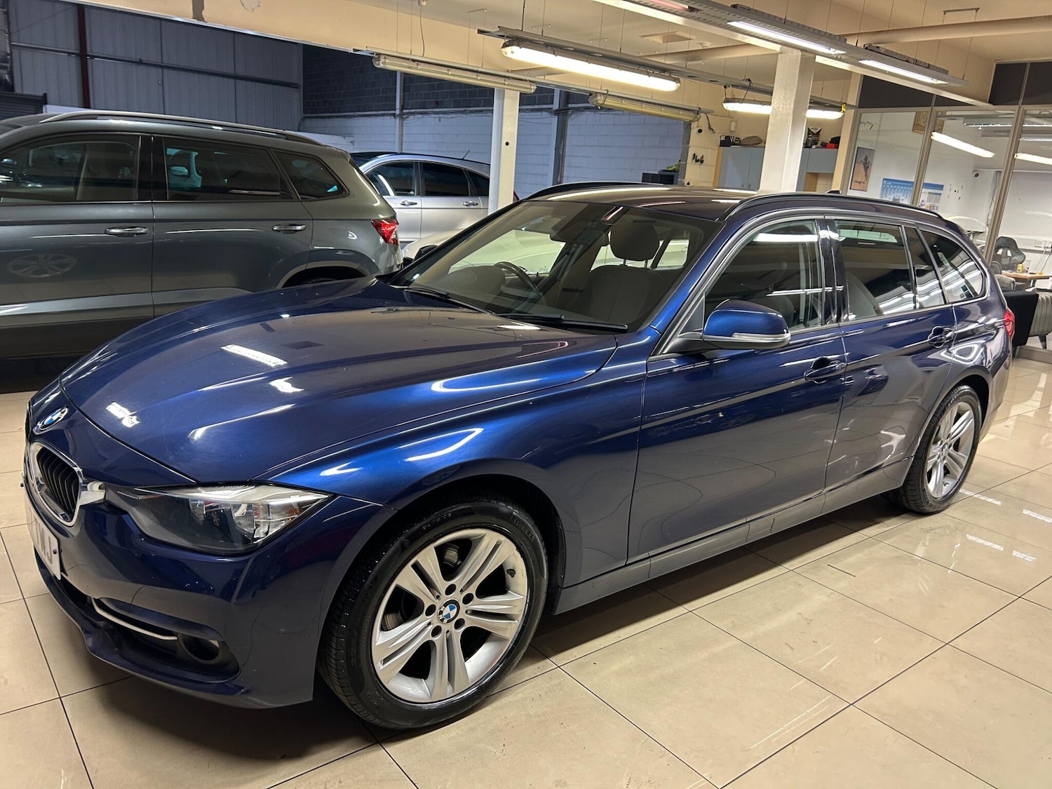 Used BMW 3 Series 2017 for sale - 76314459: Photo 4
