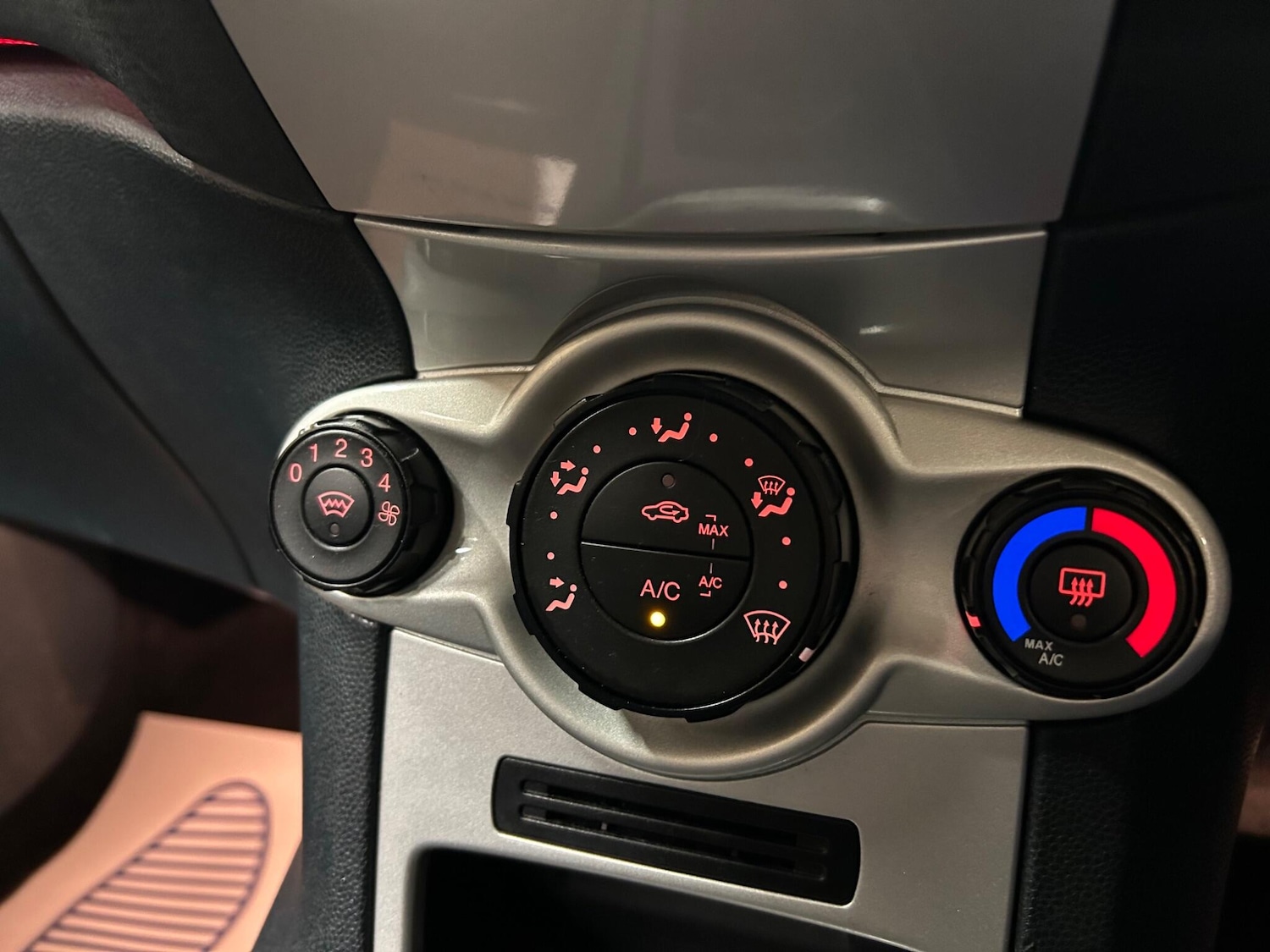 Used Ford Fiesta 2011 for sale - 76633689: Photo 21