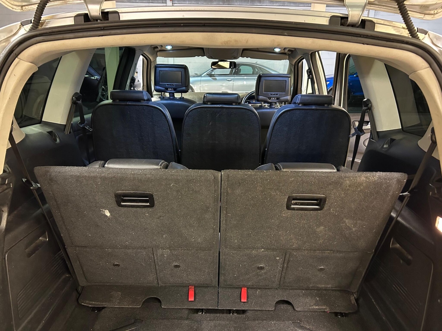 Used Ford S-Max 2010 for sale - 76597159: Photo 14