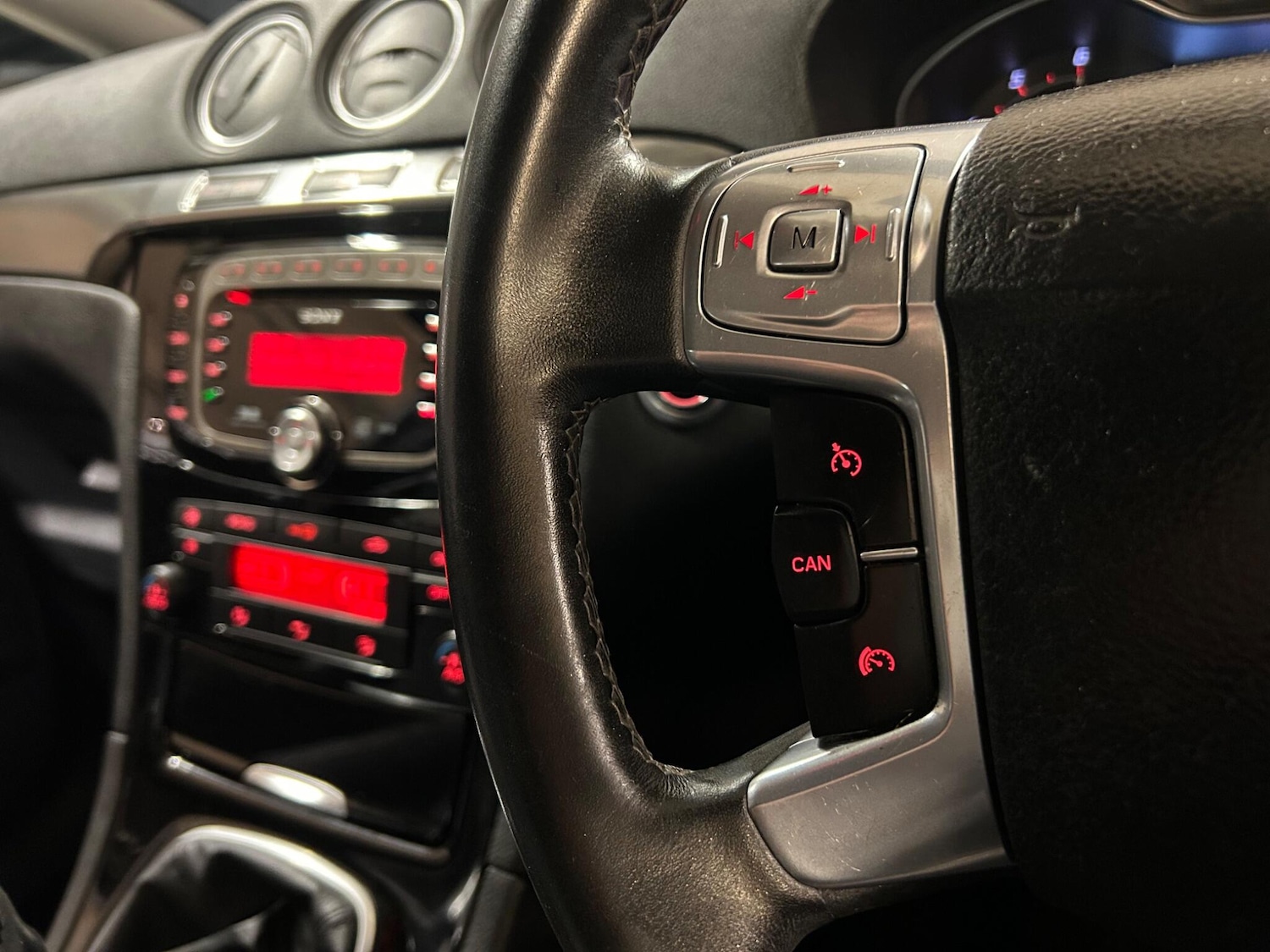 Used Ford S-Max 2010 for sale - 76597159: Photo 17