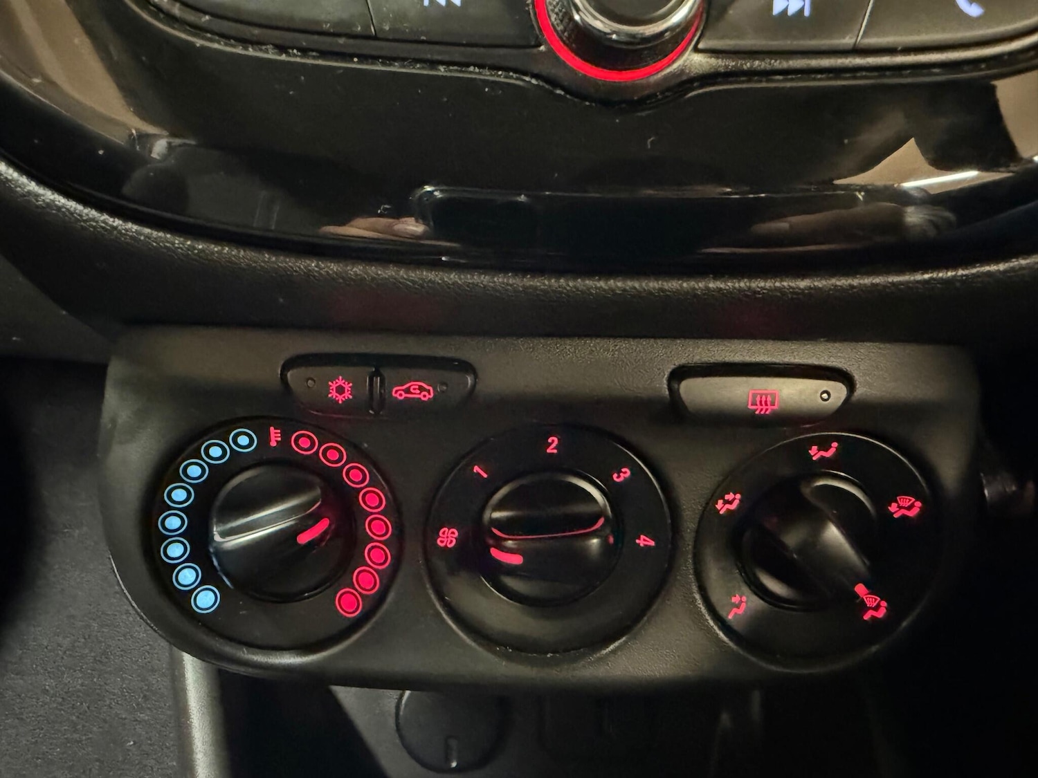 Used Vauxhall Corsa 2016 for sale - 76715035: Photo 22