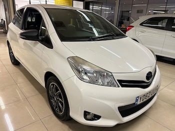Used Toyota Yaris 2012 for sale - 75599969: Photo