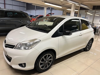 Used Toyota Yaris 2012 for sale - 75599969: Photo