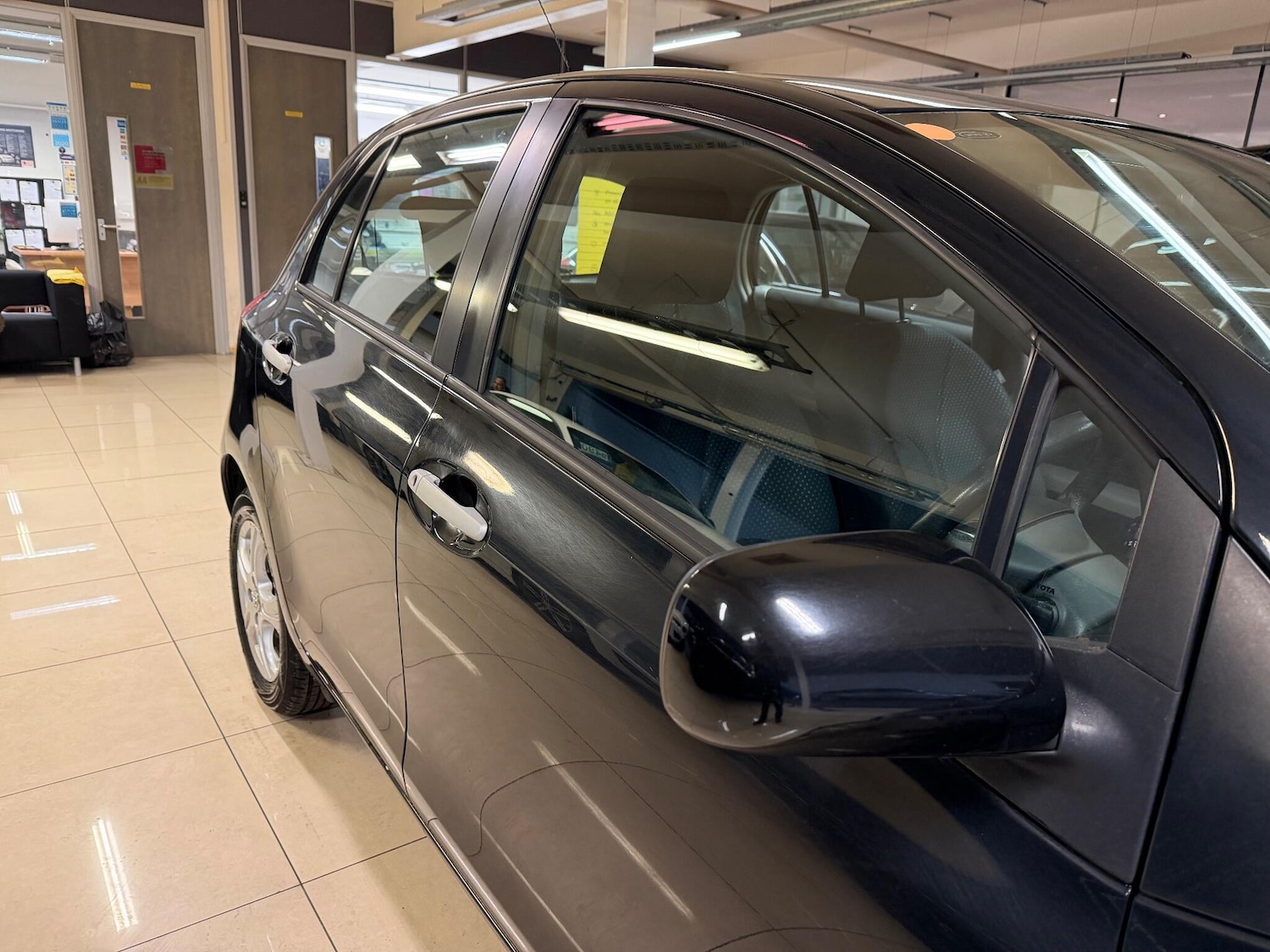 Used Toyota Yaris 2010 for sale - 76634031: Photo 11