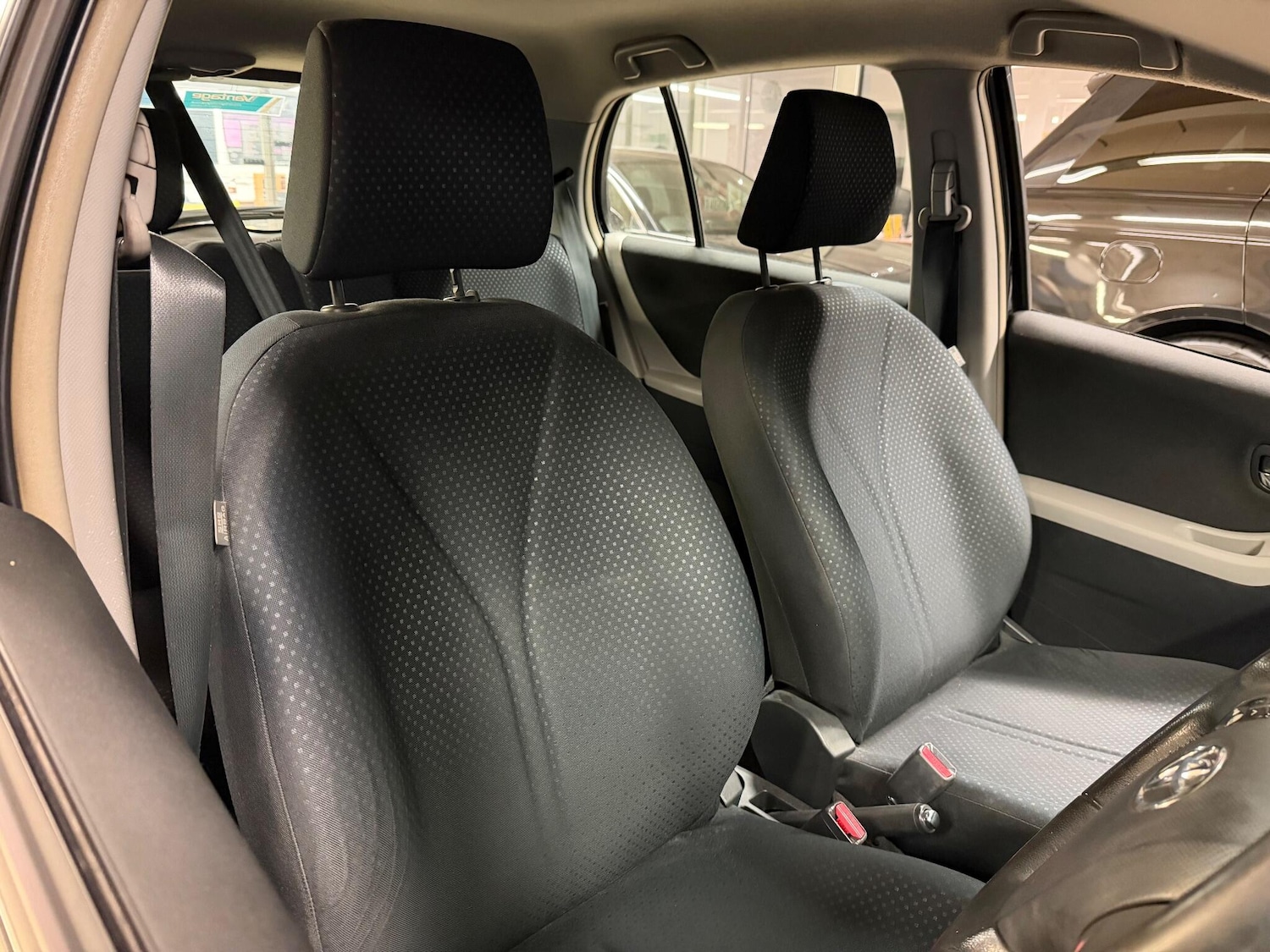 Used Toyota Yaris 2010 for sale - 76634031: Photo 13