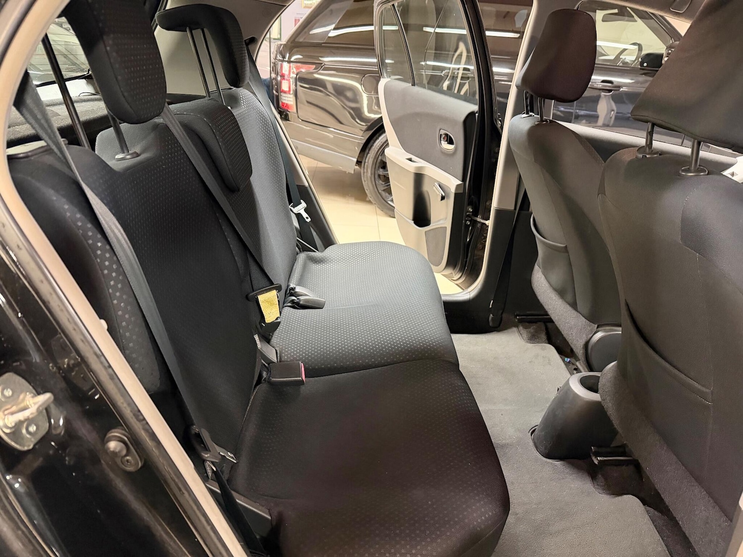 Used Toyota Yaris 2010 for sale - 76634031: Photo 16