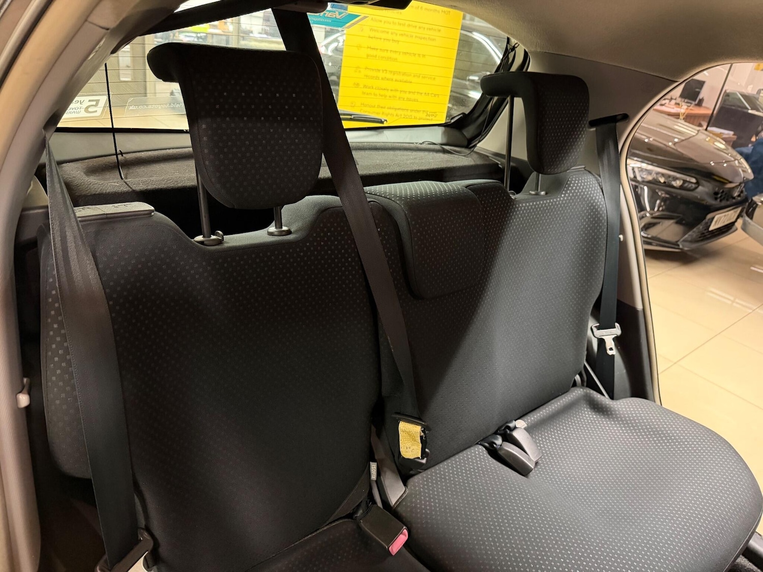 Used Toyota Yaris 2010 for sale - 76634031: Photo 17