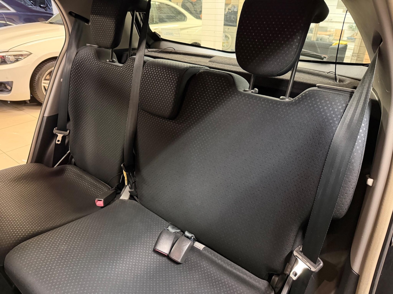 Used Toyota Yaris 2010 for sale - 76634031: Photo 20