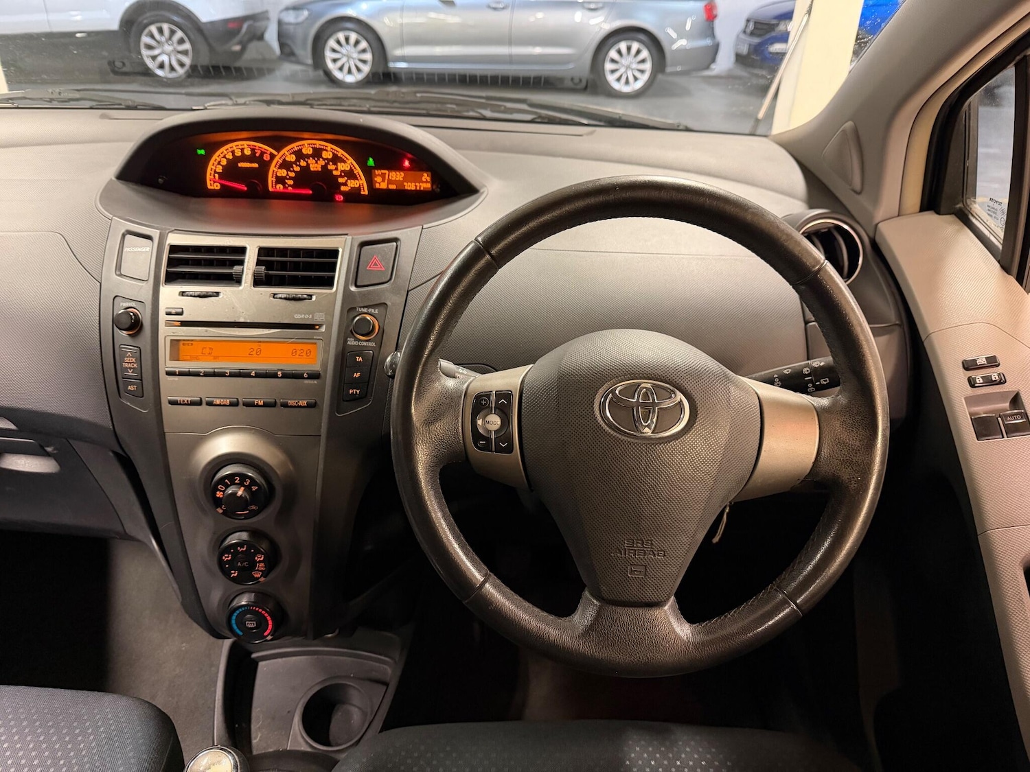 Used Toyota Yaris 2010 for sale - 76634031: Photo 21