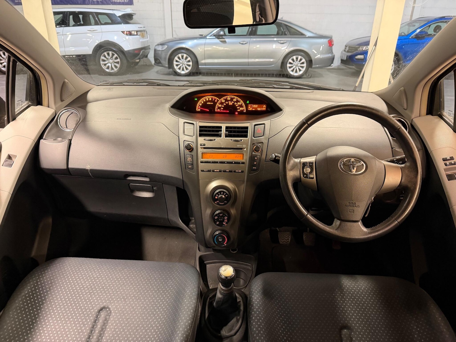 Used Toyota Yaris 2010 for sale - 76634031: Photo 22