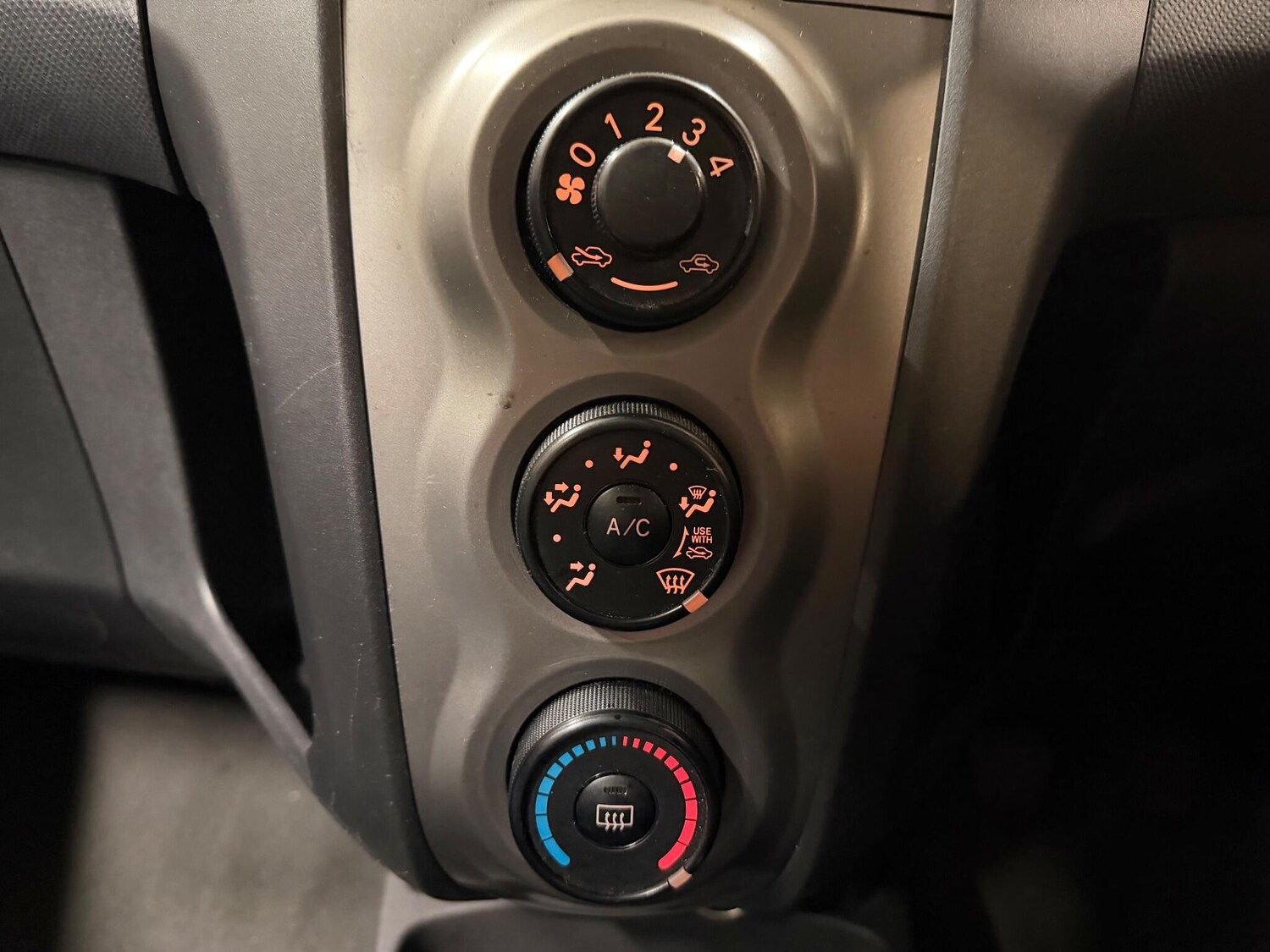 Used Toyota Yaris 2010 for sale - 76634031: Photo 23