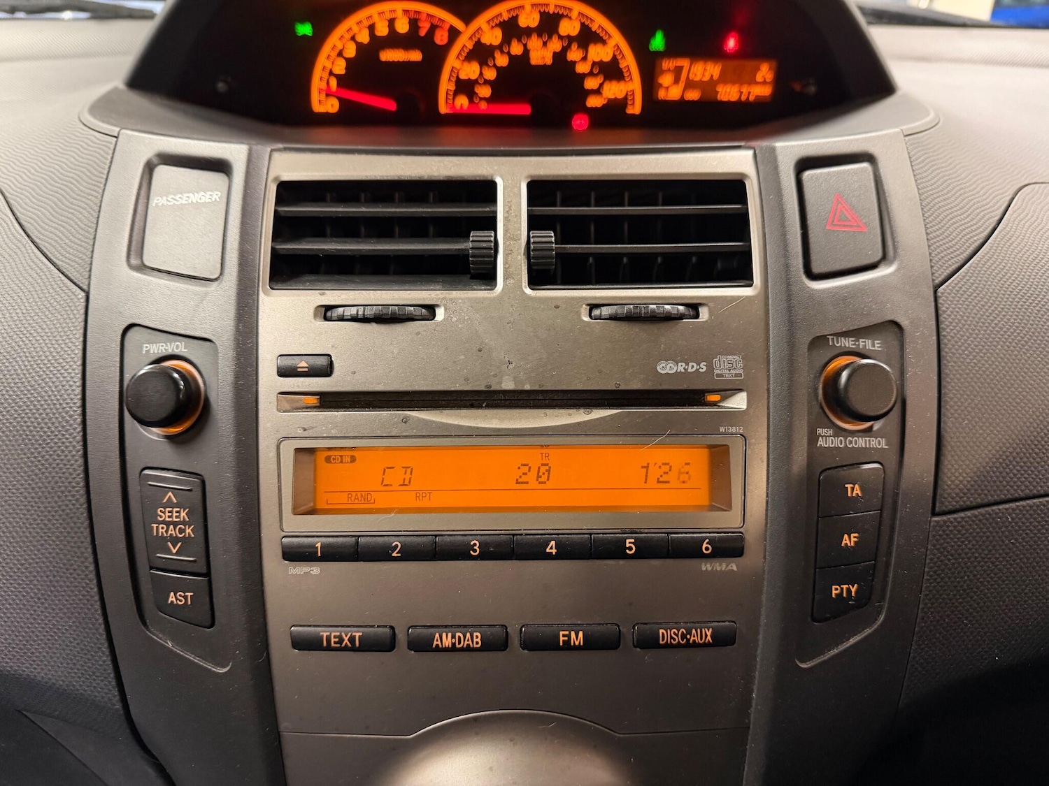 Used Toyota Yaris 2010 for sale - 76634031: Photo 24