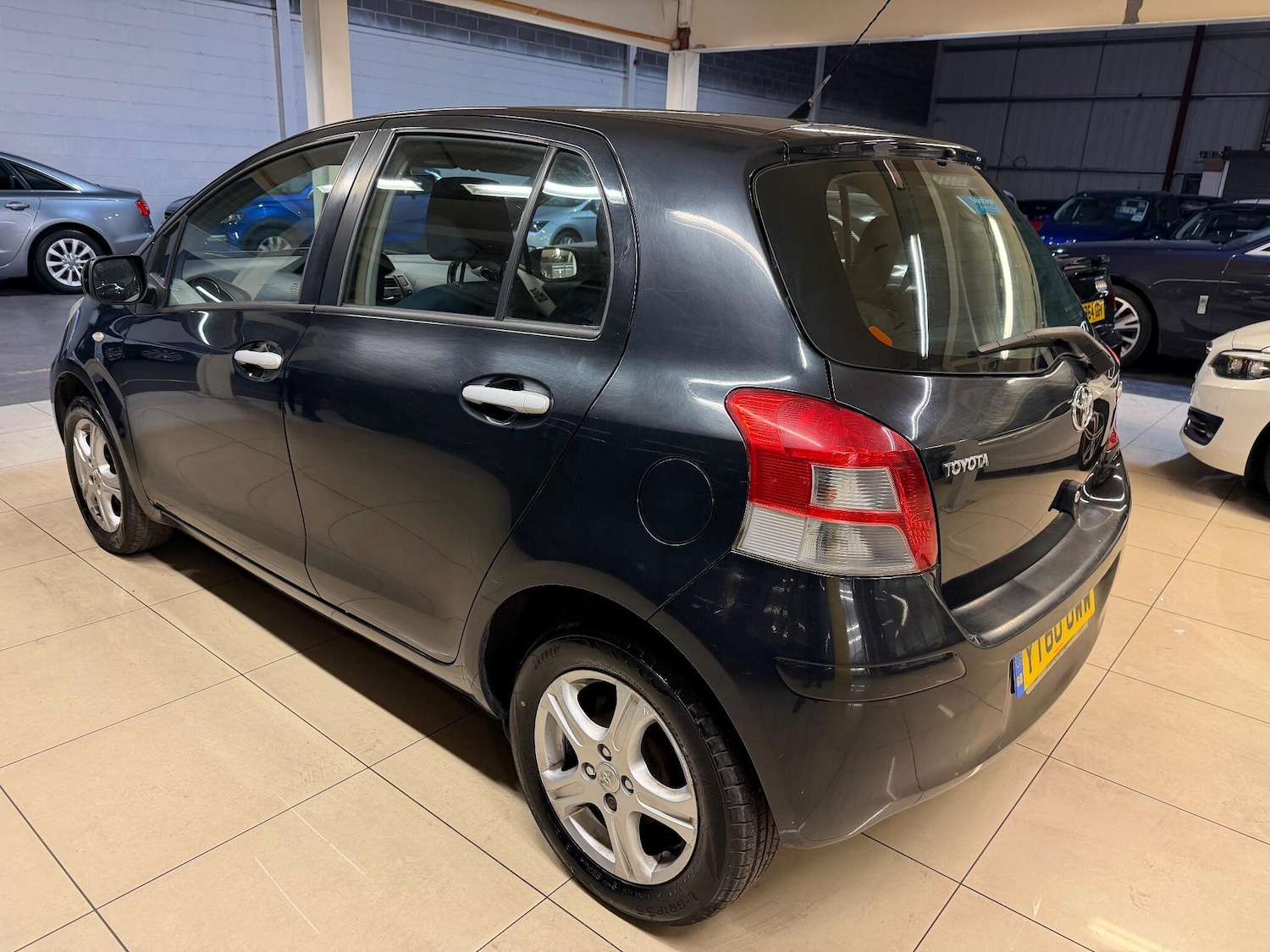 Used Toyota Yaris 2010 for sale - 76634031: Photo 5