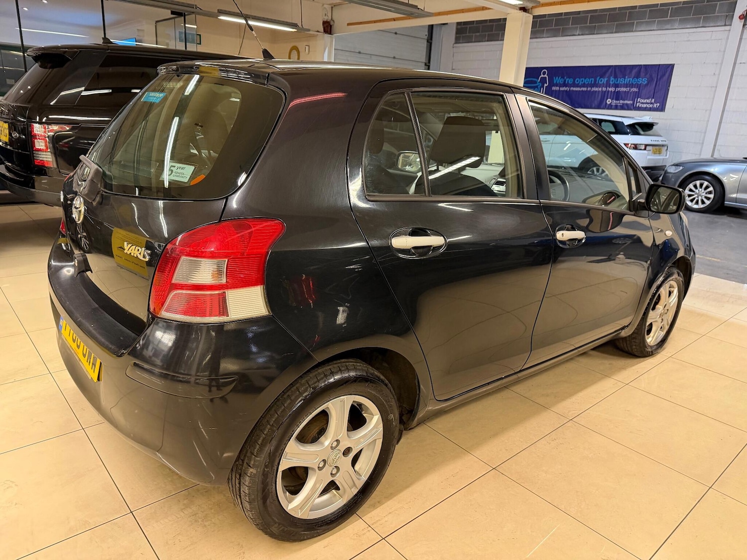 Used Toyota Yaris 2010 for sale - 76634031: Photo 7