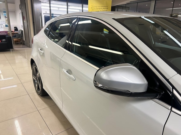 Used Volvo V40 2014 for sale - 76251271: Photo 14