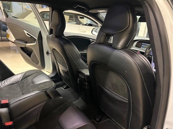 Used Volvo V40 2014 for sale - 76251271: Photo 19