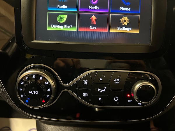 Used Renault Captur 2017 for sale - 76317843: Photo 25