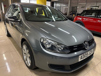 Volkswagen - Golf