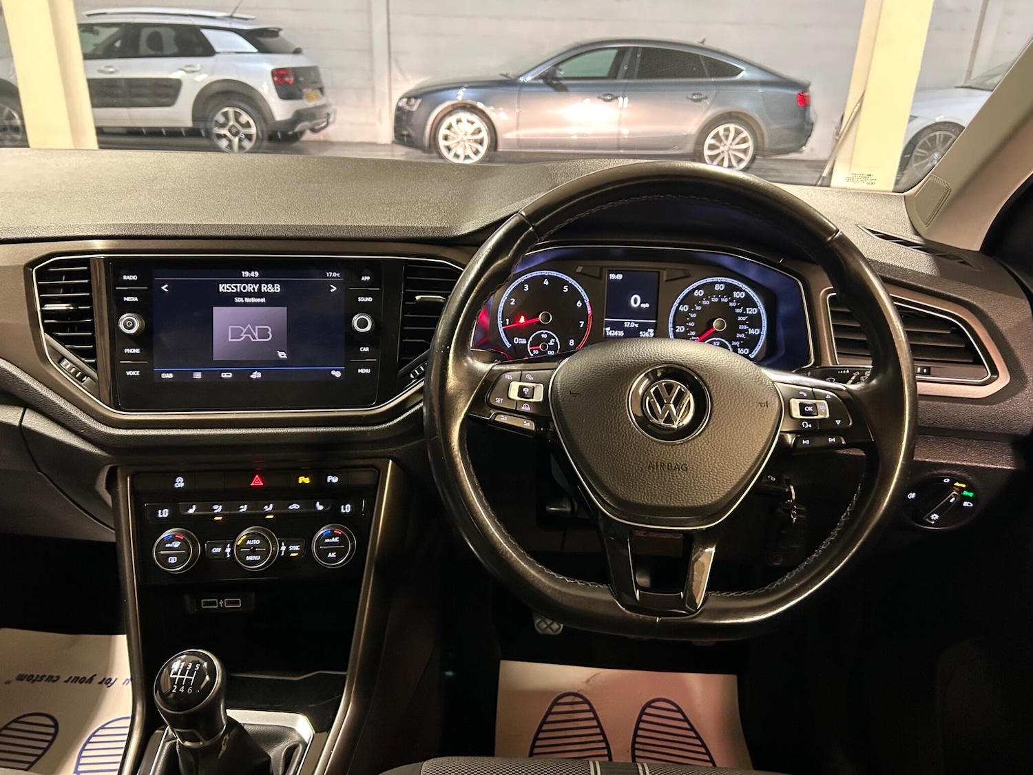 Used Volkswagen T-Roc 2018 for sale - 76151931: Photo 26